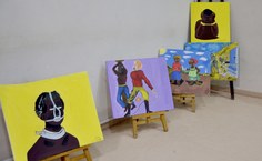 Telas produzidas pelos socioeducandos expostos durante o evento