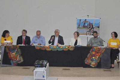 Reitor Eurico Lôbo presidiu a mesa de abertura