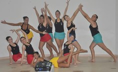 Apresentação artistica foi coordenada pela professora Leonéa Santiago