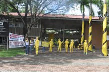 Performances chamaram a atenção de quem passava pela Universidade