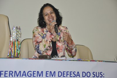 Maria do Socorro, presidente do CNS, primeira palestrante do evento