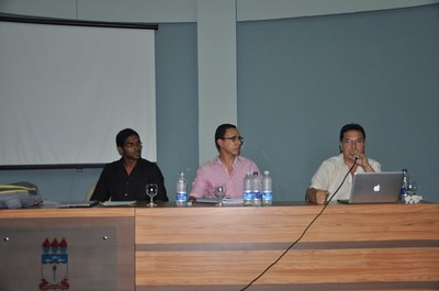 Wellington Gomes, Gian Carlo e Roberto Guedes em segunda mesa Sociedade e Cotidiano no Brasil Colonial e Imperial