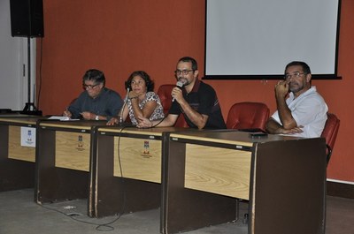 Fábio Henrique, diretor geral do Museu de História Natural, abre a cerimônia de abertura da Exposição