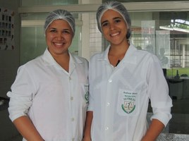 Faculdade de Nutrição acompanha atividades do Restaurante Universitário