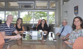 Pesquisador dos Estados Unidos visita Ufal para propor parcerias