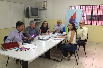 Membros da comissão se reúnem com equipe do curso de Agricultura e Meio Ambiente