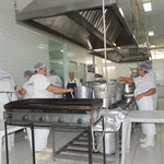 Restaurante Universitário apresenta o que acontece por trás do balcão