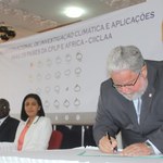 Ufal assina acordo internacional para estudos na área de Geociências Ambientais