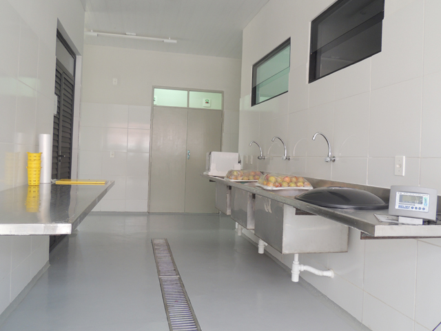 Sala para recepção e limpeza dos produtos