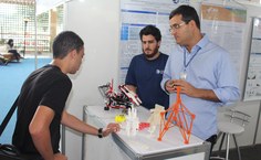 Estande do LCCV chama atenção pelas possibilidades na pesquisa com computadores