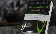 Educação em direitos humanos é tema de livro lançado pela Edufal