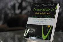 Educação em direitos humanos é tema de livro lançado pela Edufal