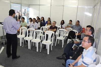 Palestra do professor Ig Ibert Bittencourt sobre Tecnologia da Informação em Educação