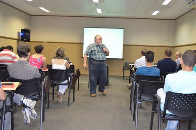 Professor Luiz Carlos Molion em atividade no Caiite