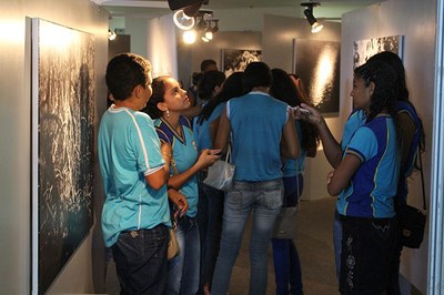 Estudantes da rede pública se encantam com exposição