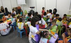 As crianças conheceram, manipularam e degustaram hortaliças diversas