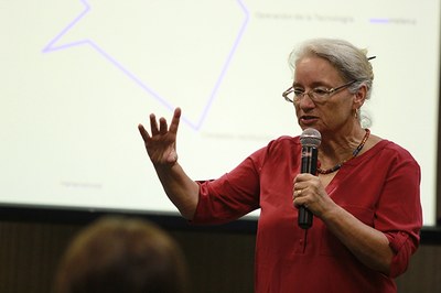 Judith Kalman apresentou a experiência do México