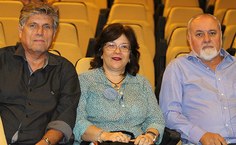 Pró-reitor de Extensão, Eduardo Lyra, a coordenadora de Política Estudantil, Ruth Vasconcelos, e o pró-reitor Estudantil, Pedro Nelson, acompanham a apresentação da Orquestra