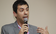 O presidente sucessor da SBQ, Aldo Zarbin, destacou a importância do evento como inspirador para os estudantes