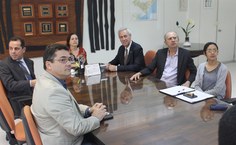 Vice-reitora Rachel Rocha conduz solenidade de assinatura de convênio