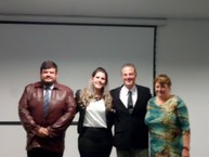 O professor Pierre Barnabé, Juliana Bernardo e os professores da banca