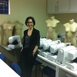 Primeira doutora da Escola Técnica de Artes diz que moda é um reflexo das mudanças sociais