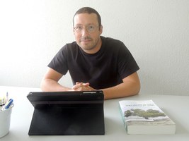 Professor do Instituto de Psicologia tem obra difundida entre profissionais franceses