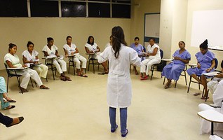 Profissionais do HU disseminam informações sobre amamentação