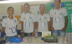 Jamesson Miguel, Diego Teixeira, Rodrigo Tenório e Gilberto Freire apresentam os riscos de erosão do solo com a ausência da vegetação