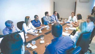 Audiência no MPF, com a procuradora Roberta Bonfim (Foto: Ailton Cruz/Gazeta)