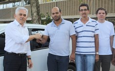 Coordenador da Unidade de Santana, Francisco Amorim, que recebeu o veículo que era da sede em Delmiro