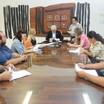 Ufal assina contratos com novos administradores de cantinas e restaurantes
