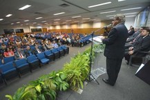 Walter da Silva Jorge João, presidente do Conselho Federal de Farmácia, abriu o evento