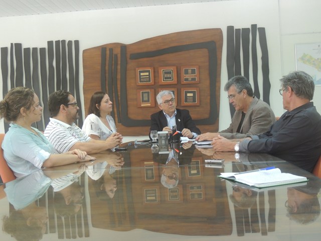 Além do reitor, a vice-reitora Rachel Rocha, professores de Penedo e o pró-reitor de Extensão, Eduardo Lyra, também participaram da reunião