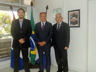 O chefe de educação da Quanser, Tom Lee e o gerente regional da América Latina, Hanz Fernandez, em reunião com Eurico Lôbo