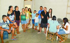 Cômodo que seu Ednaldo tem orgulho de dizer que é a sala de estudo dos filhos