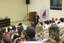 Diretor-presidente da Fapeal, Fábio Guedes, durante abertura da solenidade