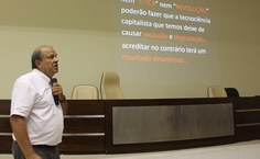 Professor Renato Dagnino fala de ciência e tecnologia no desenvolvimento regional