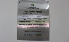 Placa de inauguração
