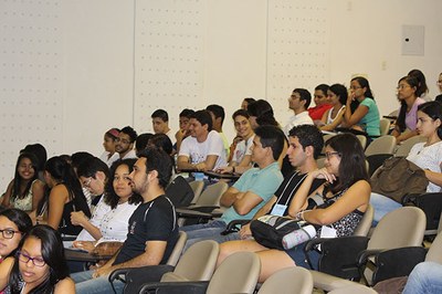 Estudantes prestigiam abertura da 11ª Semana da Química