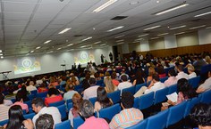 Auditorio lotado na abertura