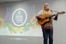 O artista Eliezer Setton abrilhantou a abertura da Bienal