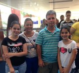 Família unida visita o maior evento literário de Alagoas