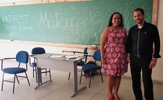 Professores Elisa Sena e Isnaldo Isaac, do IM, durante o Matfest 2015 que segue no Campus A.C. Simões até esta sexta-feira, 27 de novembro