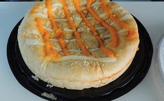 Fatia de pão-pizza de frango com catupiry, cheddar e milho verde, de quiosque em frente ao FDA, custa R$ 3,00