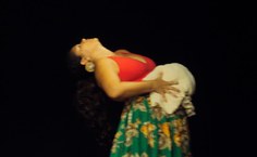 Montagem cênica intitulada Não Deixe o Coco Acabar