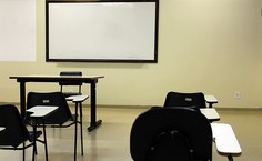 Espaço da sala de aula para os residentes do curso de Medicina e demais alunos da área de saúde que utilizam o HU como prática de ensino