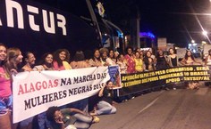 Mulheres reunidas antes de partir para Brasília