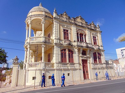 Prédio do Museu Théo Brandão está fechado para manutenção