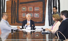 Eurico Lôbo detalha para os eleitos Valéria Correia e José Vieria algumas urgências a serem tomadas pela futura gestão